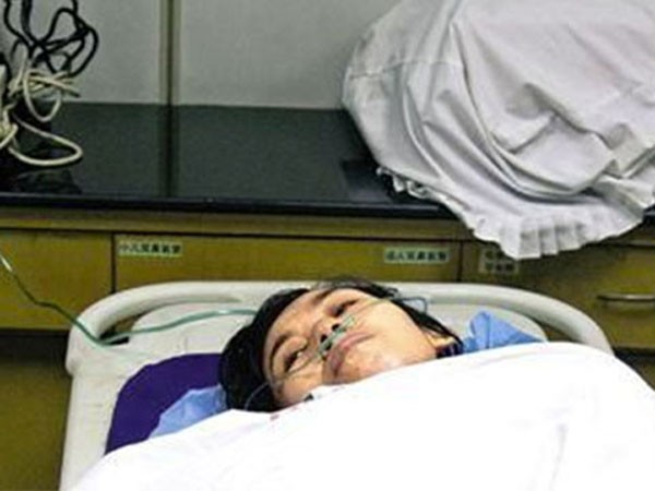 Thoát chết nhờ áo ngực ảnh 1 Thoát chết nhờ áo ngực ảnh 1