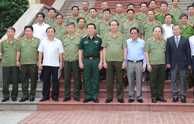 Tạo ấn tượng, xúc động mạnh trong các tầng lớp nhân dân ảnh 1 Tạo ấn tượng, xúc động mạnh trong các tầng lớp nhân dân ảnh 1