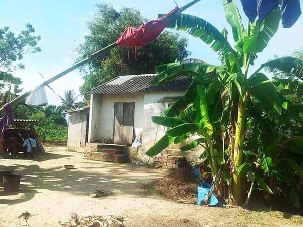 Xót xa người mẹ 80 tuổi nuôi con tâm thần ảnh 1 Xót xa người mẹ 80 tuổi nuôi con tâm thần ảnh 1