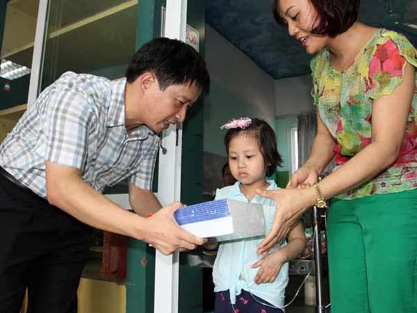 Mang tiếng trống lân đến với bệnh nhân nhỏ tuổi ảnh 4 Mang tiếng trống lân đến với bệnh nhân nhỏ tuổi ảnh 4