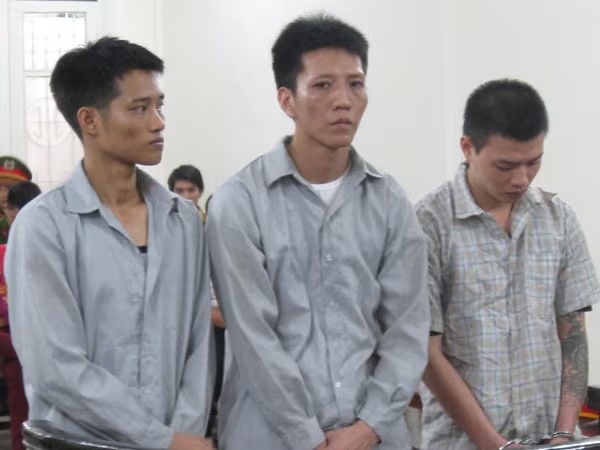 Nhân viên bỏ việc, chủ quán "thư giãn" trút giận lên đối thủ ảnh 1