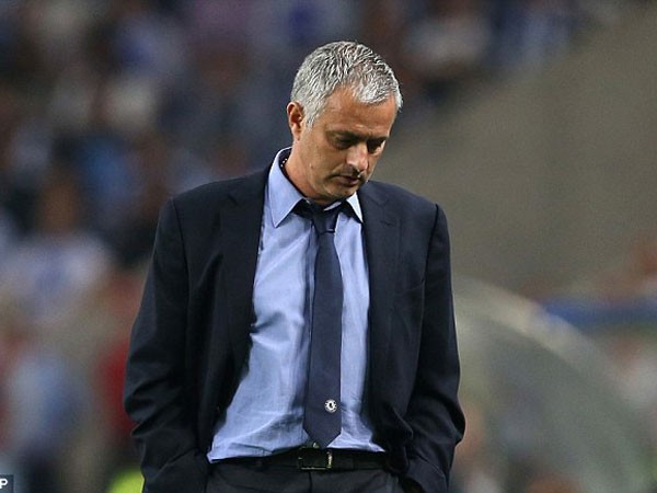 Mourinho thiếu sáng suốt, Chealsea lún sâu vào khủng hoảng ảnh 1 Mourinho thiếu sáng suốt, Chealsea lún sâu vào khủng hoảng ảnh 1
