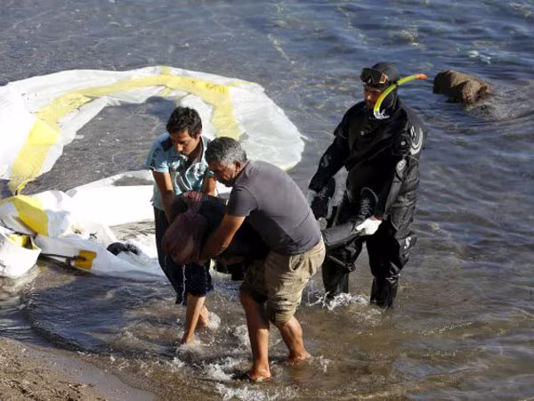 Va chạm tàu tuần tra, 7 người di cư thiệt mạng ảnh 1