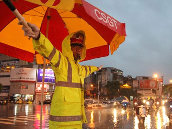 Bất chấp hiểm nguy giữ an toàn cho dân ảnh 1 Bất chấp hiểm nguy giữ an toàn cho dân ảnh 1