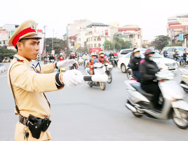 Căng mình hóa giải áp lực giao thông ảnh 1 Căng mình hóa giải áp lực giao thông ảnh 1