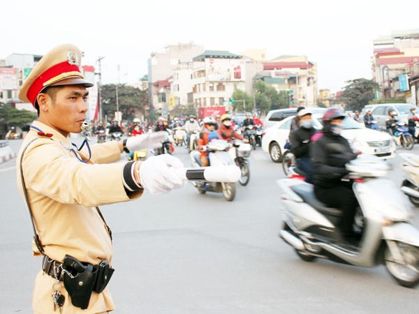 Căng mình hóa giải áp lực giao thông ảnh 1 Căng mình hóa giải áp lực giao thông ảnh 1