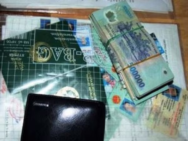 Hé lộ nhân vật bí ẩn trong bức thư tuyệt mệnh ảnh 1 Hé lộ nhân vật bí ẩn trong bức thư tuyệt mệnh ảnh 1