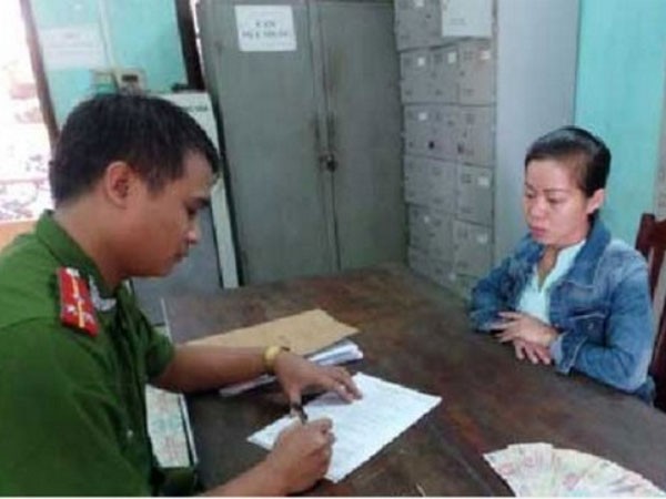 Đóng vai cô giáo, lừa lấy trang sức của học sinh ảnh 1 Đóng vai cô giáo, lừa lấy trang sức của học sinh ảnh 1