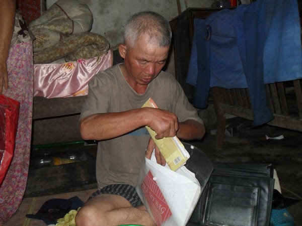 Chuyện đời lạ kỳ của người 40 năm trông tử thi ảnh 1 Chuyện đời lạ kỳ của người 40 năm trông tử thi ảnh 1
