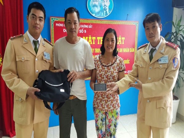 Cảm kích vì việc làm tốt của CSGT ảnh 1 Cảm kích vì việc làm tốt của CSGT ảnh 1