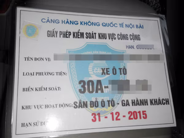 Taxi dù tràn vào sân bay Nội Bài ảnh 2 Taxi dù tràn vào sân bay Nội Bài ảnh 2