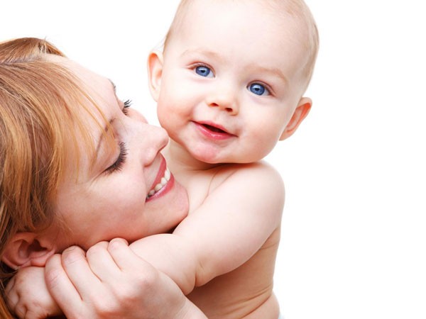 Trẻ sinh non cần được ôm ấp ảnh 1 Trẻ sinh non cần được ôm ấp ảnh 1
