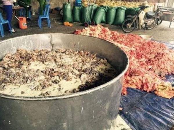 Liên tiếp các lò mỡ bẩn bị phát hiện - trách nhiệm thuộc về ai? ảnh 2 Liên tiếp các lò mỡ bẩn bị phát hiện - trách nhiệm thuộc về ai? ảnh 2