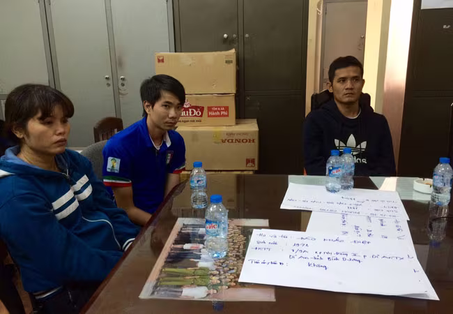 Đường dây trộm cắp giày từ nhà máy đi tiêu thụ ở các shop hàng hiệu ảnh 1 Đường dây trộm cắp giày từ nhà máy đi tiêu thụ ở các shop hàng hiệu ảnh 1