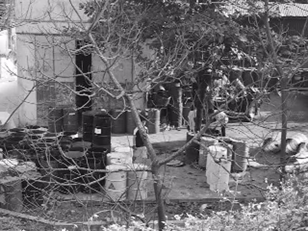 Tái chế thùng phuy gây ô nhiễm môi trường ảnh 2 Tái chế thùng phuy gây ô nhiễm môi trường ảnh 2