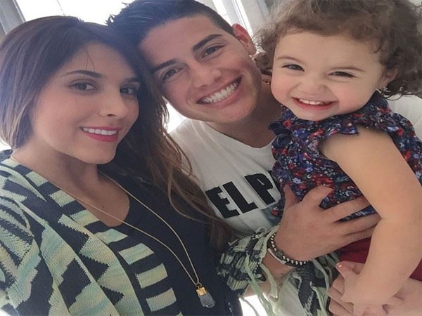 James Rodriguez đang hủy hoại sự nghiệp vì... "ăn vụng" ảnh 1 James Rodriguez đang hủy hoại sự nghiệp vì... "ăn vụng" ảnh 1
