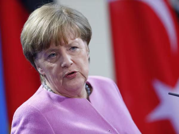 "Tối hậu thư" cho Thủ tướng Merkel ảnh 1 "Tối hậu thư" cho Thủ tướng Merkel ảnh 1