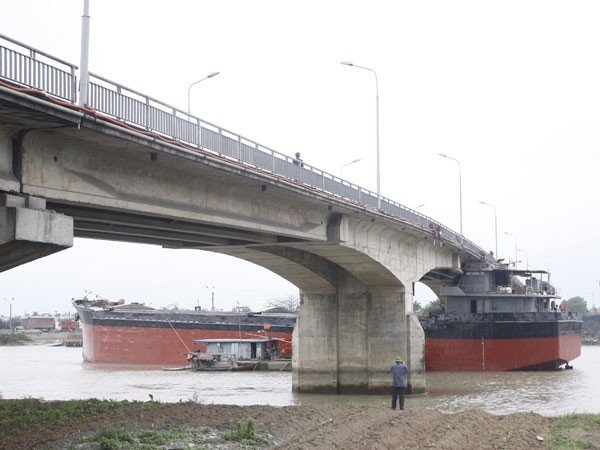 Đâm hỏng cầu An Thái do xem thường quy định, chạy sai luồng ảnh 1 Đâm hỏng cầu An Thái do xem thường quy định, chạy sai luồng ảnh 1