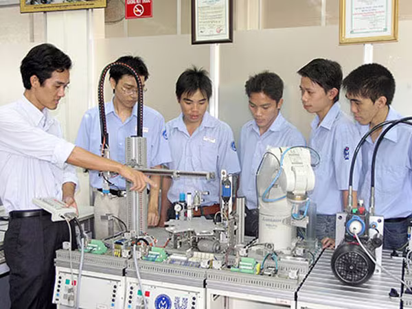 Các trường nghề cần phối hợp chặt chẽ với doanh nghiệp ảnh 1 Các trường nghề cần phối hợp chặt chẽ với doanh nghiệp ảnh 1