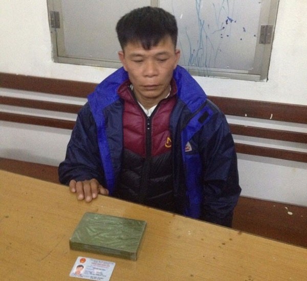 Chiếc xe gian "tố" kẻ vận chuyển thuê ma túy ảnh 1 Chiếc xe gian "tố" kẻ vận chuyển thuê ma túy ảnh 1