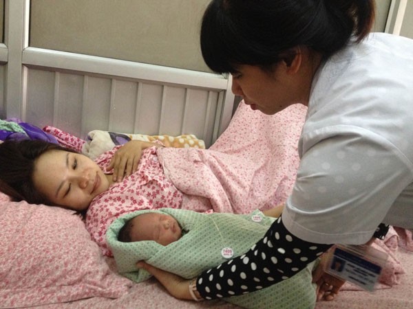 Hiện nay khó xảy ra trao nhầm hay đánh tráo con trong bệnh viện ảnh 1 Hiện nay khó xảy ra trao nhầm hay đánh tráo con trong bệnh viện ảnh 1