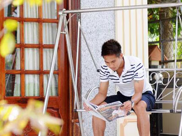 Nhọc nhằn "bơi" giữa dòng đời ảnh 1 Nhọc nhằn "bơi" giữa dòng đời ảnh 1