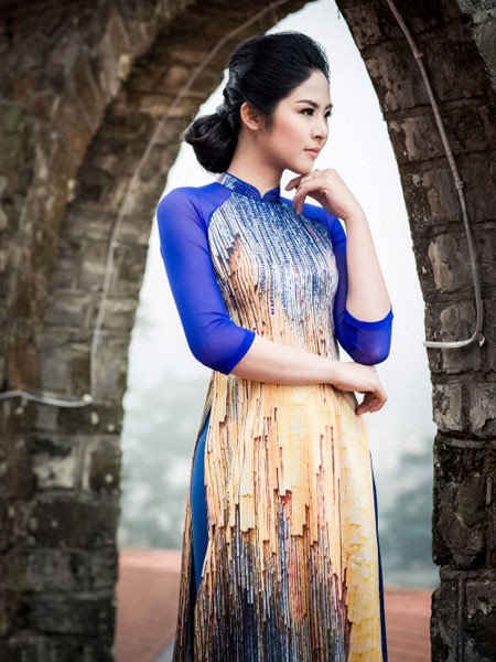Trình diễn bộ sưu tập áo dài của hoa hậu Ngọc Hân ảnh 1 Trình diễn bộ sưu tập áo dài của hoa hậu Ngọc Hân ảnh 1