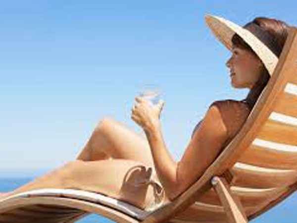 Tắm nắng quá lâu giảm nồng độ vitamin D ảnh 1 Tắm nắng quá lâu giảm nồng độ vitamin D ảnh 1