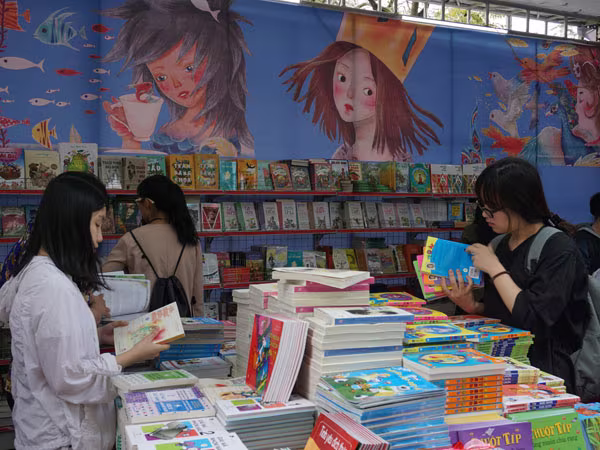 Hội sách không chỉ là nơi bán sách ảnh 1 Hội sách không chỉ là nơi bán sách ảnh 1
