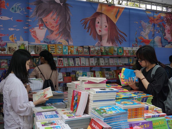 Hội sách không chỉ là nơi bán sách ảnh 1 Hội sách không chỉ là nơi bán sách ảnh 1