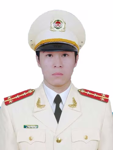 7. Truy tặng tấm gương Liệt sĩ trẻ hy sinh vì sự bình yên của nhân dân Đó là Liệt sỹ, Đại úy Phạm Công Huy, nguyên cán bộ Đội chữa cháy và cứu nạn, cứu hộ khu vực số 3, Phòng Cảnh sát phòng cháy, chữa cháy và cứu nạn cứu hộ, CATP Hà Nội. Đại úy Phạm Công Huy hy sinh ngày 9-1-2020 trong quá trình thực hiện nhiệm vụ đảm bảo an ninh trật tự tại xã Đồng Tâm, huyện Mỹ Đức, TP Hà Nội.