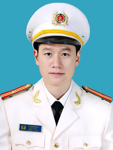 6. Đảm bảo chế độ tốt nhất cho cán bộ chiến sĩ “Là lãnh đạo chỉ huy cấp Đội, bản thân tôi luôn thấm nhuần lời Bác dạy, phải “có gan phụ trách”, dám nghĩ dám làm, chủ động sáng tạo để có kết quả cao nhất. Nhiệm vụ được cấp trên giao chưa hoàn thành thì chưa thể yên tâm ra về. Chế độ chính sách của CBCS còn bất cập, chưa được Nhà nước, Bộ Công an tháo gỡ là còn trăn trở, tiếp tục tham mưu với Đảng ủy BCH Phòng, đề xuất Đảng ủy Ban Giám đốc CATP Hà Nội xem xét cấp có thẩm quyền tạo điều kiện để thực hiện tốt nhất cho CBCS” - Thiếu tá Hoàng Tâm, Đội trưởng Đội Chính sách và Bảo hiểm, Phòng Tổ chức cán bộ chia sẻ.