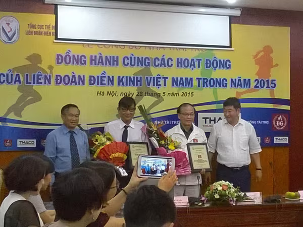 Tiếp sức cho điền kinh Việt Nam trước thềm SEA Games 28 ảnh 2