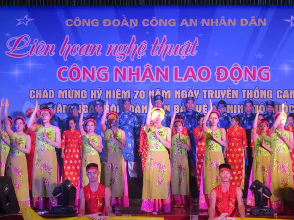 Sôi nổi Liên hoan nghệ thuật công nhân lao động ảnh 4 Sôi nổi Liên hoan nghệ thuật công nhân lao động ảnh 4