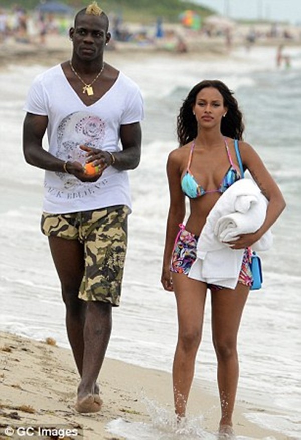 Bồ cũ của Balotelli hẹn hò với ngôi sao của West Ham ảnh 7 Bồ cũ của Balotelli hẹn hò với ngôi sao của West Ham ảnh 7