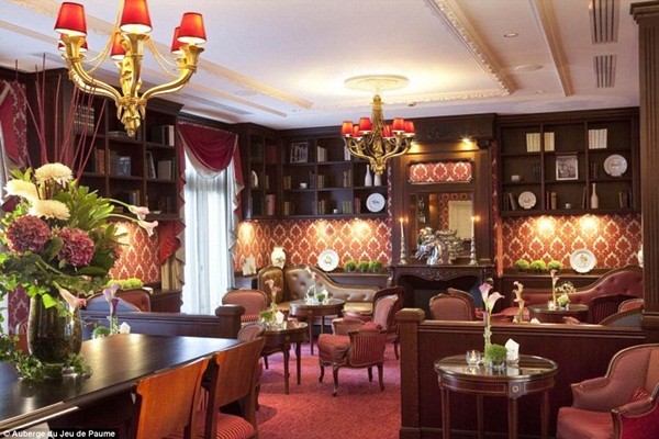 Tiết lộ đại bản doanh xa xỉ của đội tuyển Anh trong thời gian dự VCK Euro 2016 ảnh 8 Tiết lộ đại bản doanh xa xỉ của đội tuyển Anh trong thời gian dự VCK Euro 2016 ảnh 8