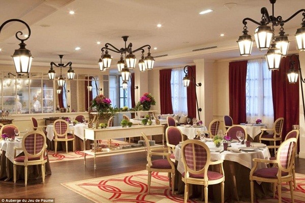 Tiết lộ đại bản doanh xa xỉ của đội tuyển Anh trong thời gian dự VCK Euro 2016 ảnh 15 Tiết lộ đại bản doanh xa xỉ của đội tuyển Anh trong thời gian dự VCK Euro 2016 ảnh 15