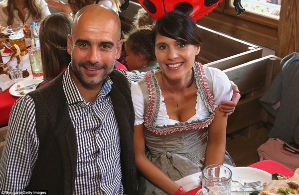 Dàn WAGs Bayern Munich khoe sắc trong lễ hội Oktoberfest ảnh 4 Dàn WAGs Bayern Munich khoe sắc trong lễ hội Oktoberfest ảnh 4
