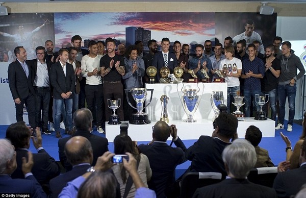 Real Madrid mở "đại tiệc" tôn vinh Ronaldo ảnh 12 Real Madrid mở "đại tiệc" tôn vinh Ronaldo ảnh 12
