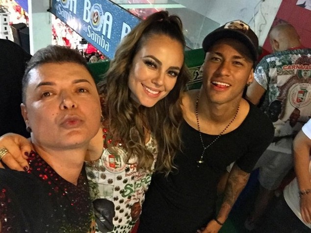 Neymar "phá két" để tặng quà cho nữ diễn viên xinh đẹp ảnh 8 Neymar "phá két" để tặng quà cho nữ diễn viên xinh đẹp ảnh 8