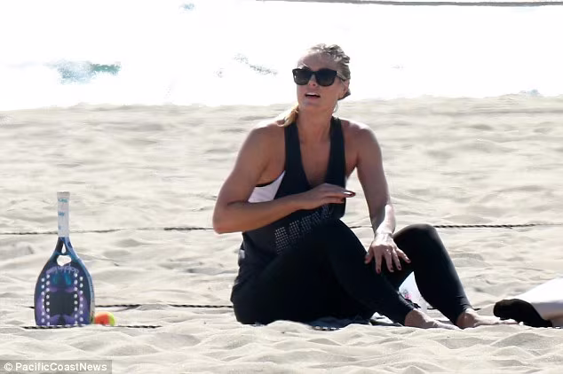 Sharapova choáng váng với án treo vợt 2 năm ảnh 1 Sharapova choáng váng với án treo vợt 2 năm ảnh 1
