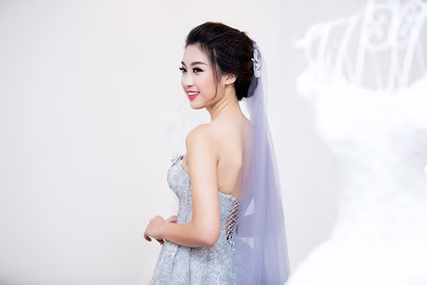 Hoa hậu Đỗ Mỹ Linh làm cô dâu lộng lẫy ảnh 11 Hoa hậu Đỗ Mỹ Linh làm cô dâu lộng lẫy ảnh 11