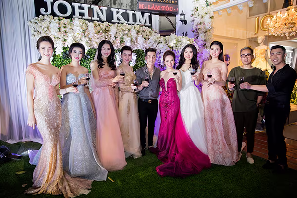 Hoa hậu Đỗ Mỹ Linh làm cô dâu lộng lẫy ảnh 10 Hoa hậu Đỗ Mỹ Linh làm cô dâu lộng lẫy ảnh 10