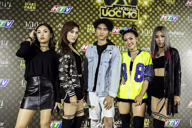 Bùi Anh Tuấn khoe hit mới trên sân khấu "Khởi đầu ước mơ –Dream High" ảnh 4 Bùi Anh Tuấn khoe hit mới trên sân khấu "Khởi đầu ước mơ –Dream High" ảnh 4