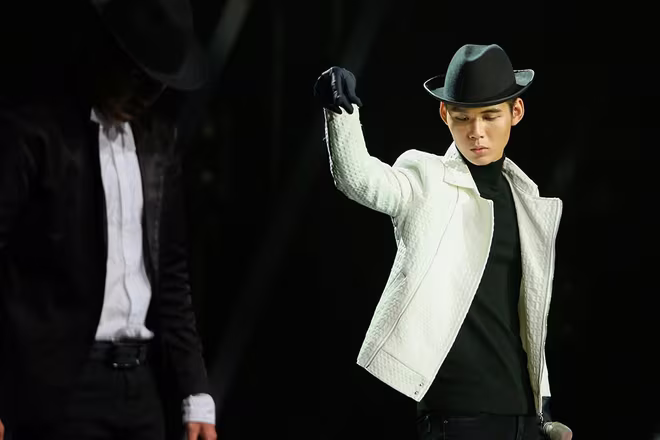 Bùi Anh Tuấn khoe hit mới trên sân khấu "Khởi đầu ước mơ –Dream High" ảnh 3 Bùi Anh Tuấn khoe hit mới trên sân khấu "Khởi đầu ước mơ –Dream High" ảnh 3