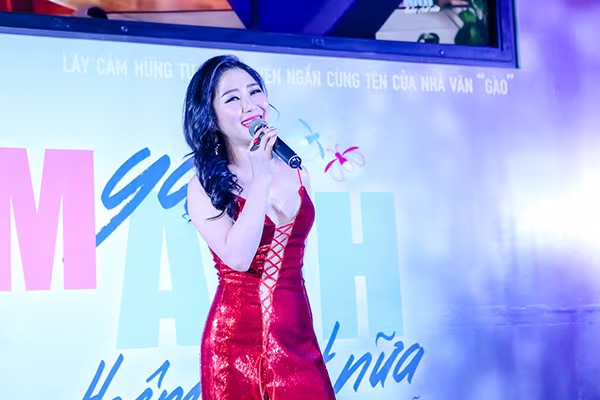 Dàn sao Việt dự ra mắt phim "Cho em gần anh hơn chút nữa" ảnh 9