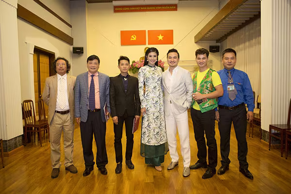 Ngọc Hân ngồi ghế nóng cùng Chi Bảo, Xuân Bắc ảnh 10 Ngọc Hân ngồi ghế nóng cùng Chi Bảo, Xuân Bắc ảnh 10