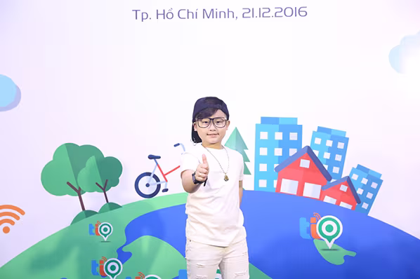 Con gái Thúy Hạnh - Minh Khang chững chạc bên ba mẹ ảnh 6 Con gái Thúy Hạnh - Minh Khang chững chạc bên ba mẹ ảnh 6