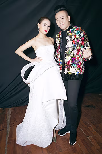 Hoàng Thùy Linh làm giám khảo chung kết "Thử thách cùng bước nhảy" ảnh 6 Hoàng Thùy Linh làm giám khảo chung kết "Thử thách cùng bước nhảy" ảnh 6