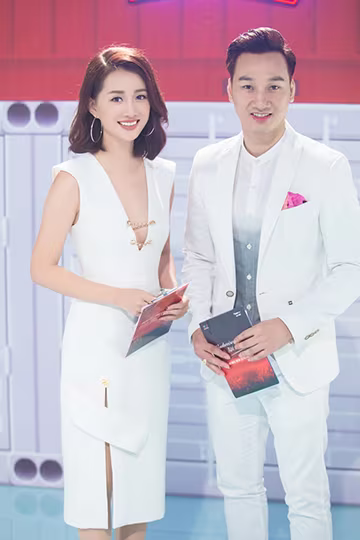 Style ăn mặc hiện đại của Quỳnh Chi ở The Remix ảnh 3 Style ăn mặc hiện đại của Quỳnh Chi ở The Remix ảnh 3